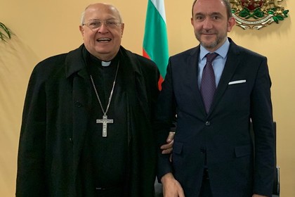 Кардинал Леонардо Сандри посети България за интронизацията на новия епархиен епископ