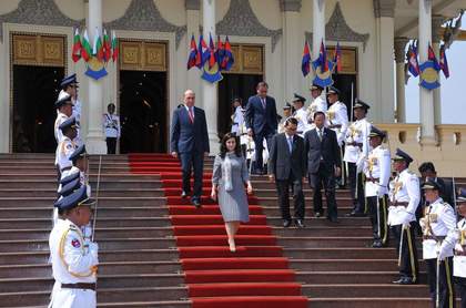 Посланик Маринела Петкова връчи акредитивните си писма на краля на Камбоджа 