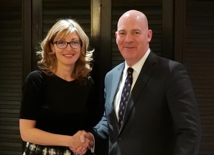 Вицепремиерът Захариева се срещна с помощник държавния секретар на САЩ по политико-военните въпроси