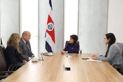 Посланик Модев проведе работни срещи с министъра на икономиката, търговията и индустрията и заместник-министъра на външната търговия на Коста Рика