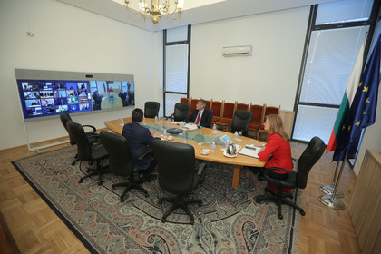 Екатерина Захариева призова колегите си от ЕС за единство, солидарност и координация