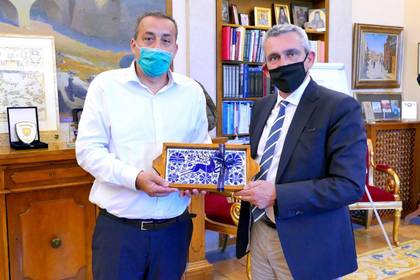 Посолството в Атина получи благодарности от българите в Родос за изнесените консулски дни 