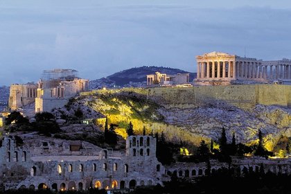 Гърция въвежда допълнителни мерки срещу COVID-19, включително вечерен час в Атина и Солун