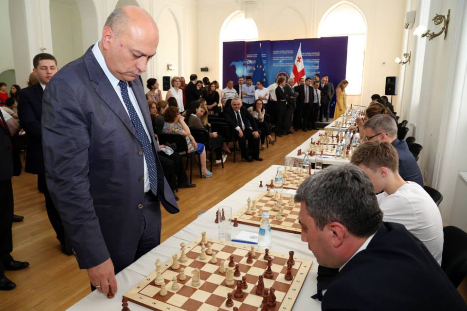 Българската шахматистка Антоанета Стефанова проведе демонстрационна игра в грузинското външно министерство 