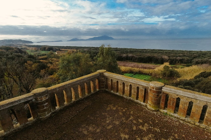 Правителството повиши класа на почетния консул в Неапол