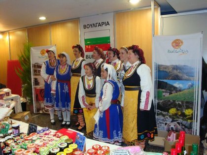 Участие на българското посолство в благотворителен коледен базар в Атина