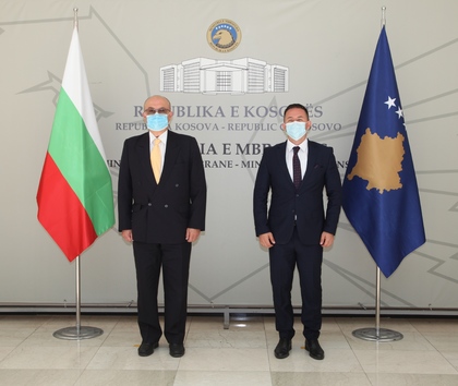 Посланик Христо Гуджев се срещна с министъра на отбраната на Косово