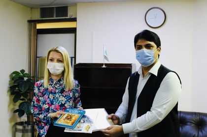 Българският посланик в Исламабад Ирена Ганчева посети Националната библиотека на Пакистан 