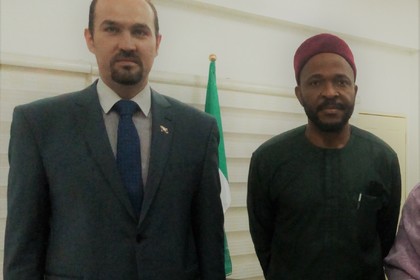 Среща на посланик Йорданов с държавния министър за образованието на Нигерия