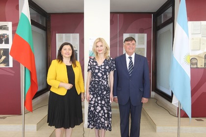 Изложба в МВнР разказва за 90 години приятелство между България и Аржентина