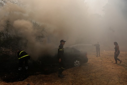 Няма данни за пострадали български граждани при пожарите край Атина и в други райони на Гърция