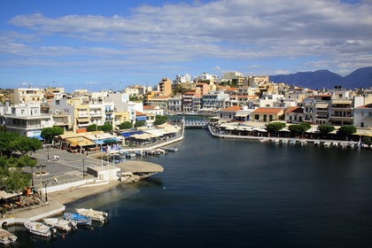 Гърция въвежда ограничителни мерки в Ретимно на остров Крит заради COVID-19