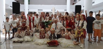 Ambasadori Raytchevski mori pjesë në Festivalin e Kulturës Bullgare në Durrës