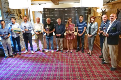 Svetlan Stoev presented the cup to the Minister of Foreign Affairs in the XII Diplomats and Friends Golf Tournament