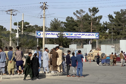 Министър Светлан Стоев разговаря по телефона с румънския си колега Богдан Ауреску