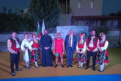 Посланик Любомир Тодоров беше почетен гост на тържественото откриване на културен клуб „Българче“ и започващата нова учебна година в Ларанака