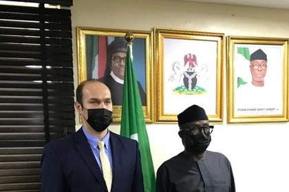 Посланик Йорданов се срещна с министъра на индустрията, търговията и инвестициите на Нигерия