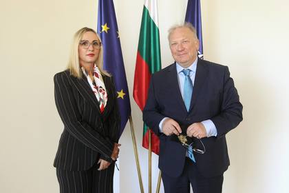 Министър Светлан Стоев прие посланика на Албания Доника Ходжа