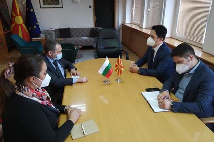 Посланик Ангел Ангелов проведе среща с министъра на здравеопазването на Република Северна Македония