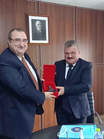 Посланик Райчевски посети Университета „Фан С. Ноли“ в град Корча