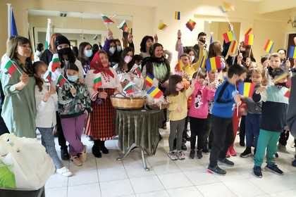 Български и румънски деца в Атина участваха заедно в работилница за мартеници