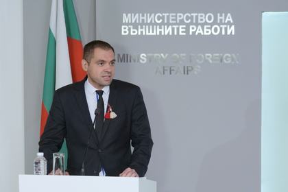 МВнР обяви двама руски дипломати за персона нон грата