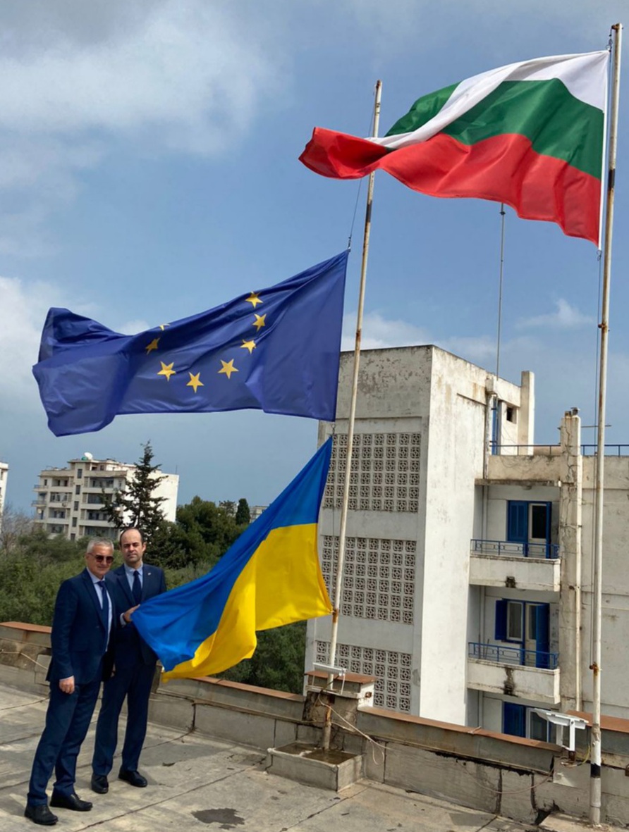 Българското посолство в Алжир със символичен жест на солидарност към народа на Украйна