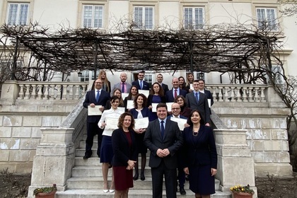 Deputy Minister Dimitrova and the British Ambassador to Bulgaria presented certificates to those who successfully completed a course on counteracting disinformation