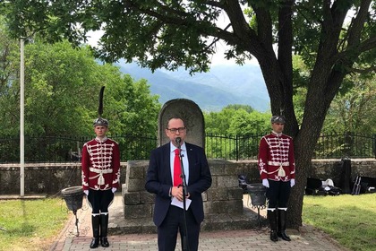 Посолството в Скопие отбеляза Деня на храбростта и българската армия на българското военно гробоще в Ново село 