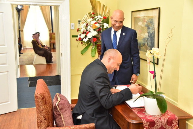 Посланик Тодор Кънчевски връчи акредитивните си писма на генерал-губернатора на Ямайка сър Патрик Л. Алън