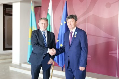 Заместник-министър Георгиев откри изложба по повод 30 години дипломатически отношения между България и Казахстан