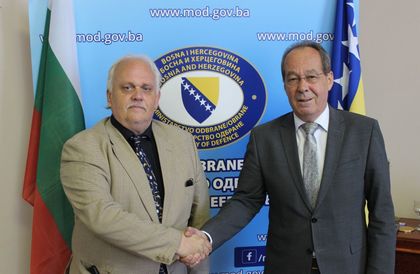 Посланик Валери Йотов се срещна с министъра на отбраната Сифет Поджич 