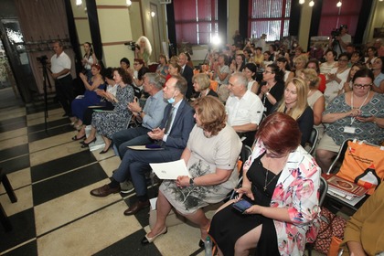 МВнР награди Асоциацията на българските училища в чужбина