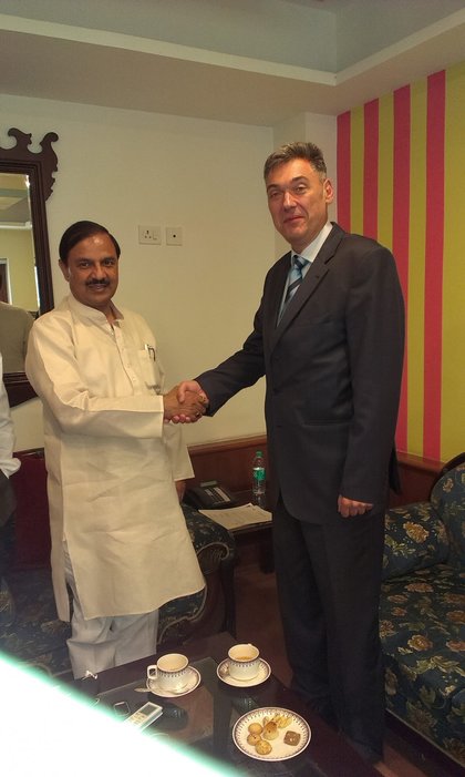 Посланик Петко Дойков се срещна с министъра на културата, туризма и гражданската авиация на Индия д-р Махеш Шарма