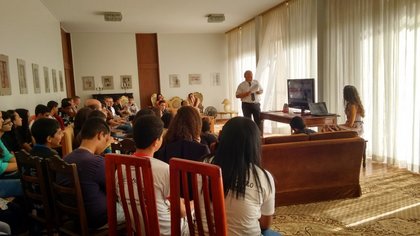 Среща в посолството в Бразилия с ученици от град Сао Себастиао