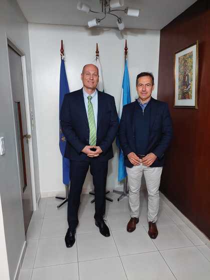 Посланик Михайлов се срещна с аржентинския сенатор от български произход Луис Петкофф Найденофф