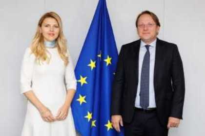 Заместник-министър Велислава Петрова се срещна с комисаря по съседството и разширяването Оливер Вархей