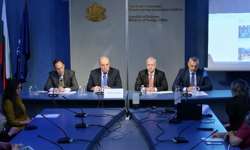 Министър Николай Милков представи актуална информация за работата на МВнР на редовния брифинг за медиите