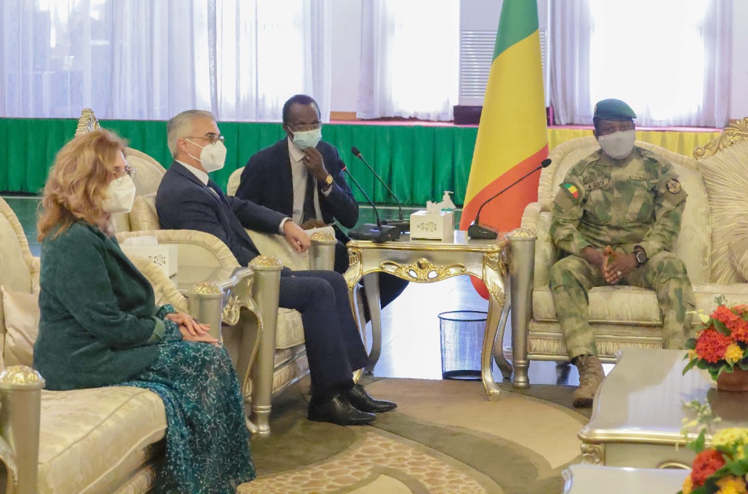 Посланик Румен Петров връчи акредитивните си писма на преходния президент на Мали  Асими Гоита