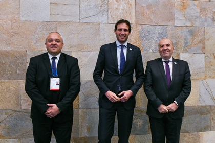 Министър Милков дискутира в Хага важни за България теми