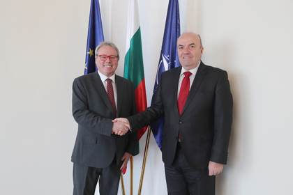 Министър Николай Милков проведе среща с посланика на Френската република в София