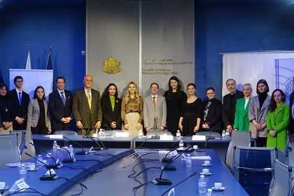 Заместник-министър Велислава Петрова участва в брифинга на българските младежки делегати към ООН