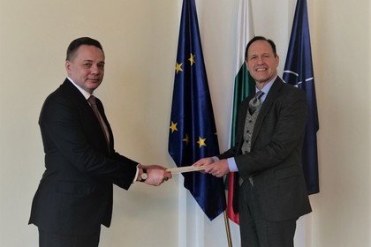 Заместник-министър Коджабашев прие копия на акредитивните писма на новия посланик на Казахстан в България