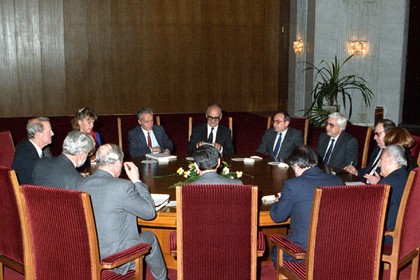 ИСТОРИЯ: Държавният секретар на САЩ Джеймс Бейкър осъществява визита в България в периода 10-11 февруари 1990 г.