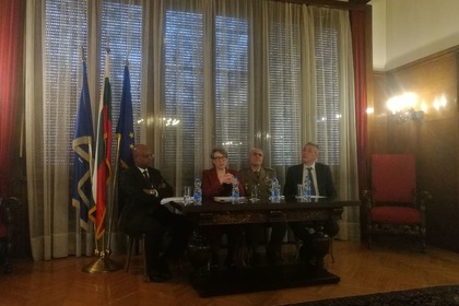 Посолството в Белград бе домакин на среща на посолствата на страните-членки на НАТО в Сърбия със заместник-помощник генералния секретар по операциите на НАТО