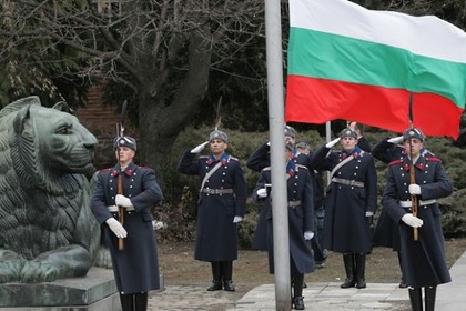 Поздравление от посланик Валентин Порязов по случай Националния празник на България