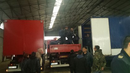 Българското правителство предаде хуманитарна помощ на бежанците в бежанците в центровете за настаняване в Гърция