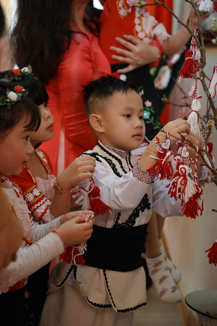 Събитие за запознаване и популяризиране на българските традиционни празници „Кукери“ и „Баба Марта“ в Ханой