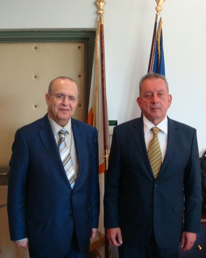 Посланик Георгиев се срещна с министъра на външните работи на Кипър Йоанис Касулидес