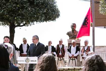 Ambasadori Ivaylo Kirov – i ftuari i posaçëm i ceremonisë së inaugurimit të bustit të baritonit Ramiz Kovaçi në Krujë